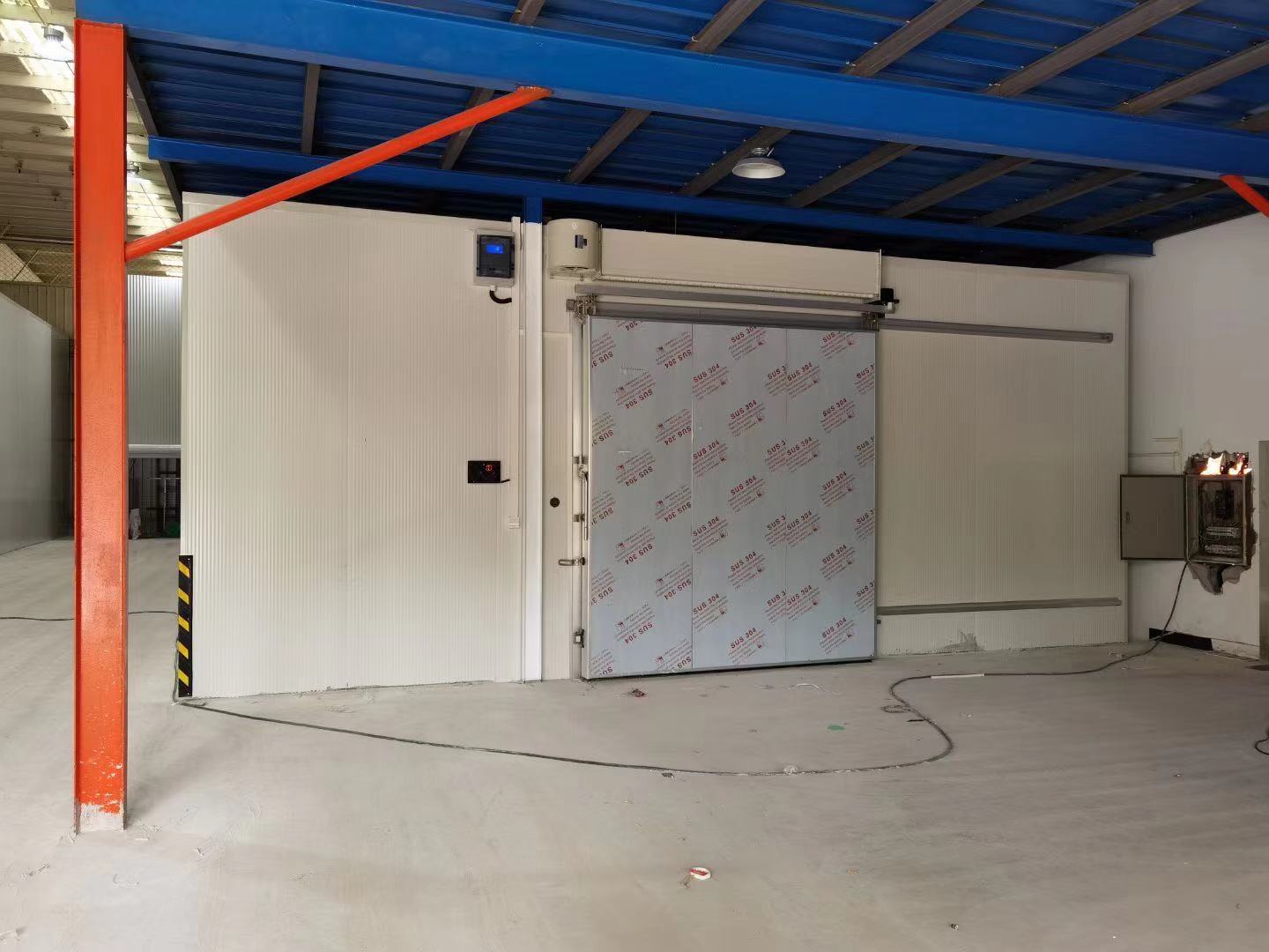 上海11000m3大型冷鏈物流冷庫(kù)安裝工程項(xiàng)目